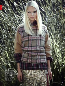 vogue-china-october-2013_sasha-luss_(7).thumb.jpeg.5fada61c31472ae593cfdf084ea7bc01.jpeg