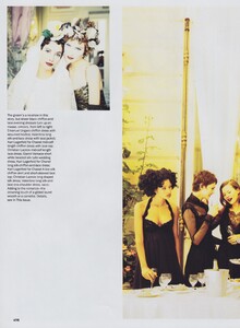 von_Unwerth_US_Vogue_September_1993_09.thumb.jpg.c816612ef45502ce7200570b32514de0.jpg