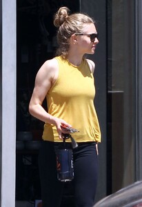 amanda-seyfried-at-a-gym-in-hollywood-04-21-2016_8.jpg