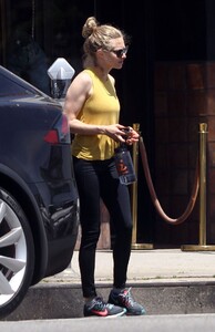 amanda-seyfried-at-a-gym-in-hollywood-04-21-2016_9.jpg