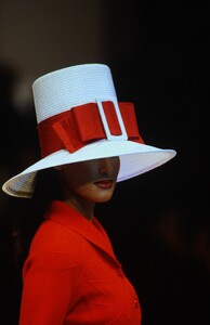 1413212005_yasmeen-valentino-hc-ss-93(3).thumb.jpg.7863a2d5aa883c40bda9afcc16a6daea.jpg