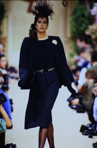 142745175_ysl-hc-fw-1991(6).thumb.jpg.51f117fc31284ead6128510bbf3bb5c2.jpg