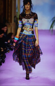 25837060_Christian-Lacroix-Couture-Spring1993-Yasmeen-Ghauri(18).thumb.jpg.e226ef45bcf68ed33ef4f9fa5b1a514d.jpg