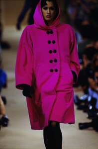 338854408_ysl-hc-fw-1991(3).thumb.jpg.2bf1f66b13d01d0197ab5bac5ad06b89.jpg