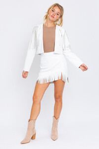 371702979_faux-leather-fringe-detail-cropped-western-jacket-white-d89bccc9_l(1).thumb.jpg.9d30104b38c45996b702d19ef17f14a3.jpg