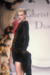 1971768537_ChristianDior1990HauteCouture29.thumb.jpg.b360615e9996de8c6caab0ae71b01858.jpg