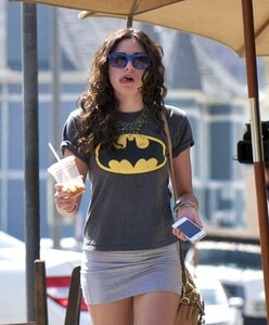 eliza-doolittle-out-amp-about-in-la-5th-april-2012-73788.jpg