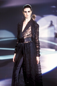 1903121686_Valentino2001WomenRTW234.thumb.jpg.cf211bc74815713d2a1ab06c14a9d75f.jpg