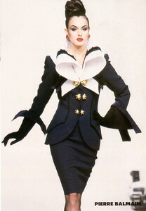 1766742712_bb_HelenaBarquilla_1992_09_Balmain_HC_FW92_LOfficiel_010.thumb.jpg.b5bfdac1366e8d58a24f64ea6578ba9c.jpg