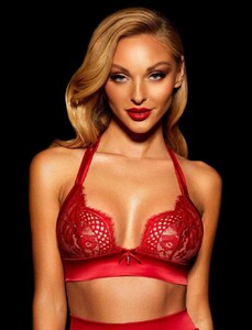 214540565_KristinaSheiter_Honeybirdette(4).thumb.jpg.ab32f0d40365aebc77163b249c19025d.jpg