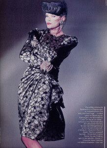 809256870_bb_ID_1986_10_BALENCIAGA_Madame_MichaelDoster_030copy.thumb.jpg.1b7291b44981eacff90837c9b4bac8e3.jpg