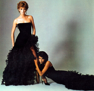 bb_Dalma_1980_09_VALENTINO_HC_FW80_VOGUE_IT_StanMalinowski_030.thumb.jpg.5238bfc520f88c0fa8ccc9b6f324d011.jpg