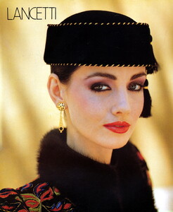 bb_ID_1980_09_LANCETTI_HC_FW80_VOGUE_IT_NormanParkinson_050.thumb.jpg.df679a99e0c5afd8c893fe8e42eb3955.jpg