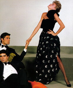 bb_ID_1982_09_BALESTRA_HC_FW82_VOGUE_IT_GianMarcoChieregato_060.thumb.jpg.507b57a120ff41b82c38e733f1647d4f.jpg