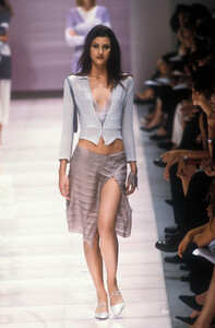 219700984_GiorgioArmani2000WomenRTW30.thumb.jpg.e89d957b9dd983e1bed07cf1b440a728.jpg