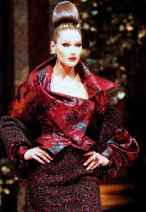 bb_CarlaBruni_1995_07_DIOR_HC_FW95_110.thumb.jpg.119b2c0cdfb8e641482da4b2d777320c.jpg