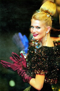 bb_ClaudiaSchiffer_1995_07_DIOR_HC_FW95_010.thumb.jpg.aa5408904d742bc0d209c6fcd6ca78ba.jpg