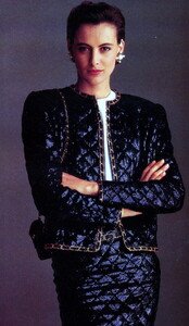 bb_ID_1986_09_CHANEL_HC_FW86_010.thumb.jpg.105095853e4f9ca579ec7dcd65e026b7.jpg