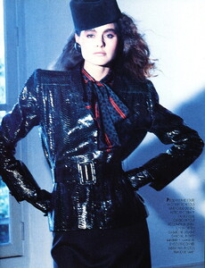 bb_ID_1986_09_GIVENCHY_HC_FW86_020.thumb.jpg.a26151aaee1b0bd479eeac3cbc7754fe.jpg