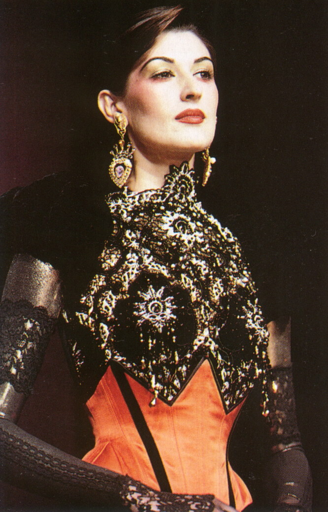 bb_ID_1994_07_LACROIX_HC_FW94_BOOK_MODA_010.jpg