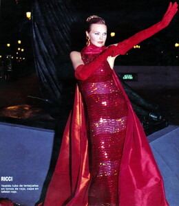 bb_ID_1995_07_NINA_RICCI_HC_FW95_130.thumb.jpg.c79e7a6e249f55f5aad005d214567f57.jpg