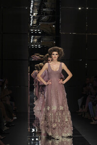 1155520580_ElieSaab2008HauteCouture117.thumb.jpg.2ad735468d0861fc6c6e834f6f003c8b.jpg