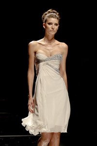 1175523171_ElieSaab2008HauteCouture17.thumb.jpg.36f86f7bd446d696929691e897e74ecb.jpg