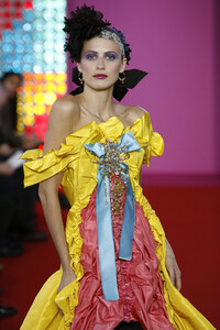 375259864_ChristianLacroix2008HauteCouture246.thumb.jpg.61371a65182a3f851e11fc26ecaaf053.jpg