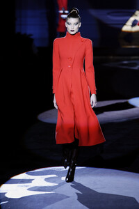 965448508_Valentino2002HauteCouture14.thumb.jpg.48293ae73f99df132733b2179af0e344.jpg