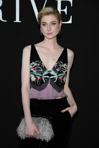 Elizabeth+Debicki+Giorgio+Armani+Prive+Front+RJetcoCSSezx.jpg