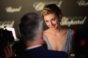 Elizabeth+Debicki+Trophee+Chopard+Party+71st+_x5szMviD5vx.jpg