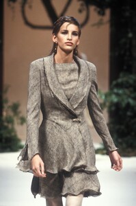 603862215_Valentino1994HauteCouture16.thumb.jpg.634dae557d3f785163165ff7699e854a.jpg