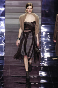 Stella+McCartney+Fall+2004+wzepbnKmQifl.jpg