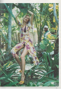 grazia italy 24 april 2001 2.jpg