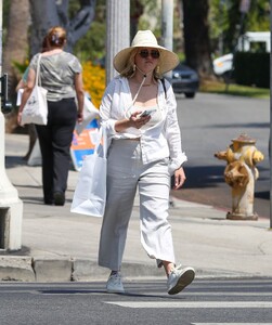 emily-osment-out-shopping-in-los-angeles-05-26-2022-0.jpg