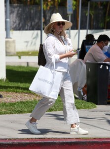 emily-osment-out-shopping-in-los-angeles-05-26-2022-1.jpg