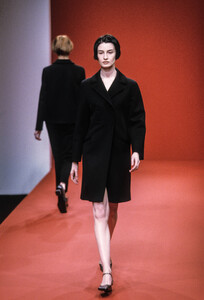 676184762_MiuMiu1998WomenRTW29.thumb.jpg.0f64345c23f396ffa84e8fc7d4b87b65.jpg