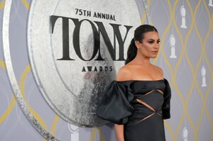 lea-michele-2022-tony-awards-in-new-york-city-0.thumb.jpg.082c970c80da6eb3419f25d026ca98e2.jpg