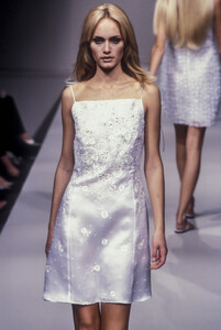 1575166079_AlbertaFerretti1996WomenRTW60.thumb.jpg.719be692242dace86fba86e64fd46bc2.jpg