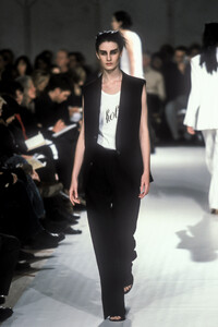 1191901865_AnnDemeulemeester1998WomenRTW39.thumb.jpg.4ccbd0d01a7b67d8a3e410cf2a49892d.jpg