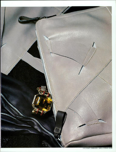 Grignaschi_Prada_Spring_Summer_1984_02.thumb.png.98ad3e1936e4932ce1c98a0ce24fb415.png