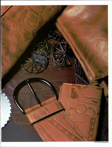 Grignaschi_Prada_Spring_Summer_1984_04.thumb.png.68a0ae86709b77a5896568e3bce69c4e.png