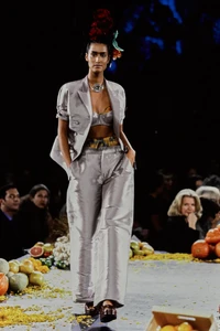 JEAN-PAUL-GAULTIER-SPRING-1998-RTW-017.thumb.jpg.0c73f58b4a17100c65911f4e3dd1075b.jpg