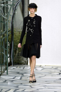 483430491_Chanel2003HauteCouture24.thumb.jpg.8b6e7a86d398c24e4dcd378b5290fdab.jpg