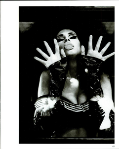 Wild_Meisel_Vogue_Italia_May_1990_04.thumb.png.4c0e01ae74bea779452a8545c17ad117.png