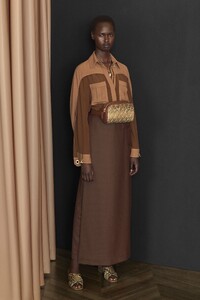 burberry-resort2020-london42.thumb.jpg.74cd5f3f6fb2dc8c44d1d760c178c000.jpg