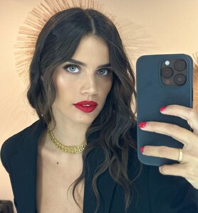 sarasampaio_313280265_127029696817872_4315954433290431828_n.jpg