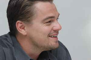 Leonardo_DiCaprio_Portraits_2821729.thumb.jpg.6a82e60b233ca0875d4c9d7a779e28f7.jpg