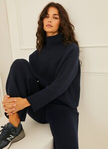 SWET002857_TurtleneckWithPipingDetails_Navy_01.jpg