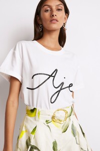 1-S19-22CR1342_Aveline-Ribbon-Logo-Tee_White-_-Black-211030-Aje-0072.jpeg